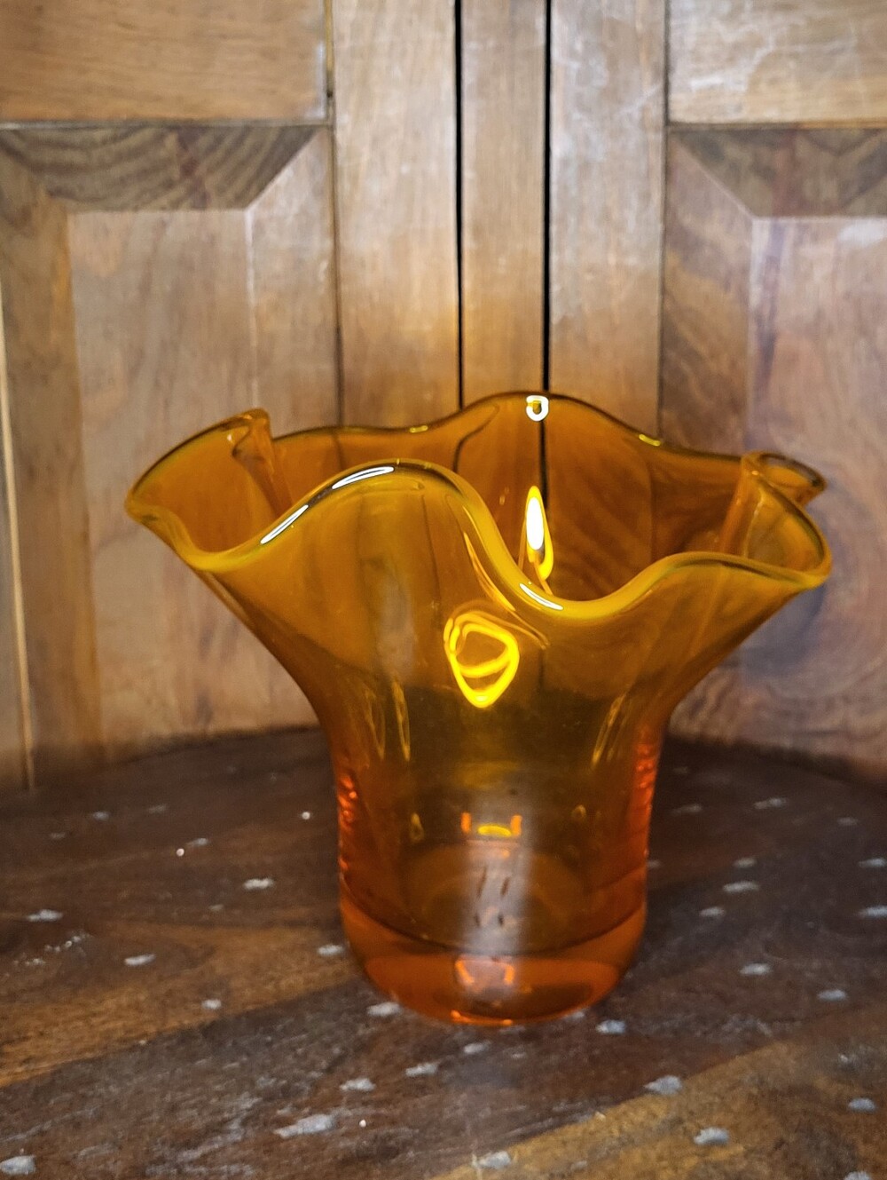 Amberina Glass Ruffle Vase - Picture 9 of 15